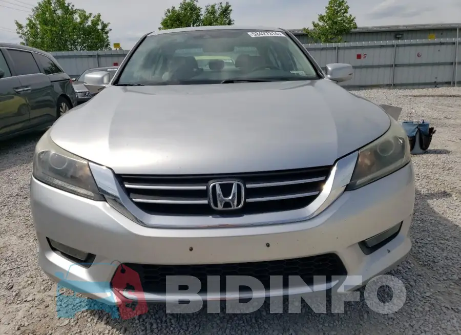 1HGCR2F89FA125157 Photo# 5