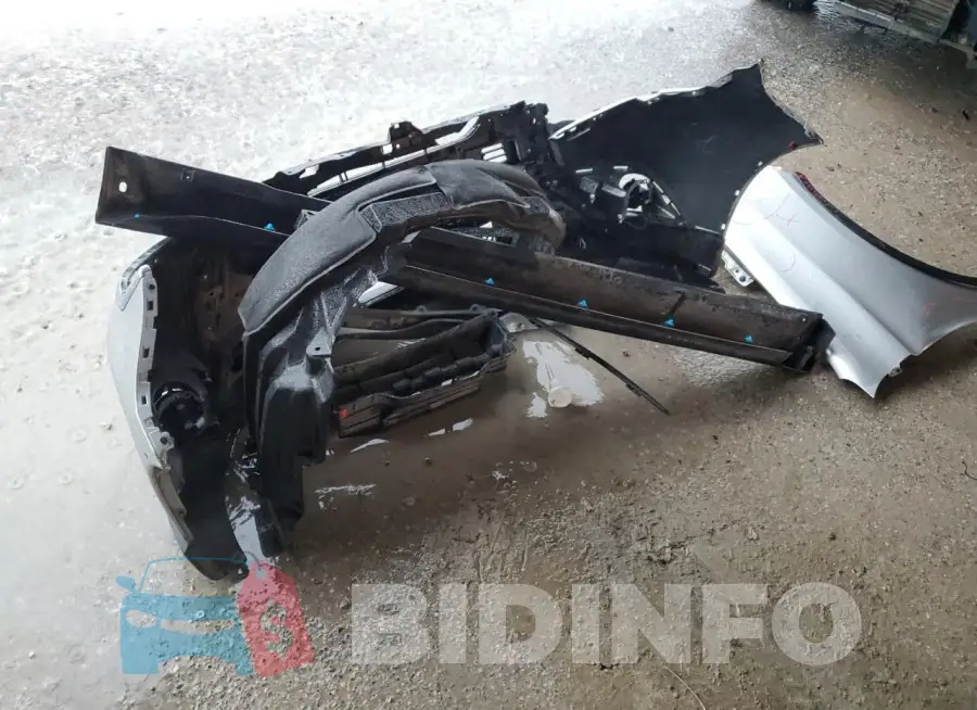 JA4AD3A35KZ043857 Photo# 13