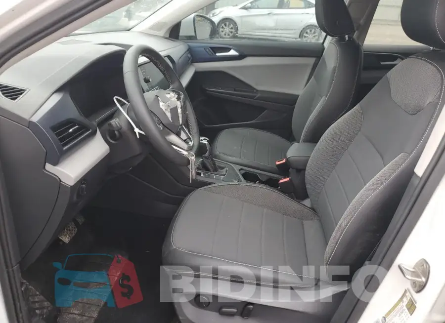 3VVRX7B2XNM013418 Photo# 7