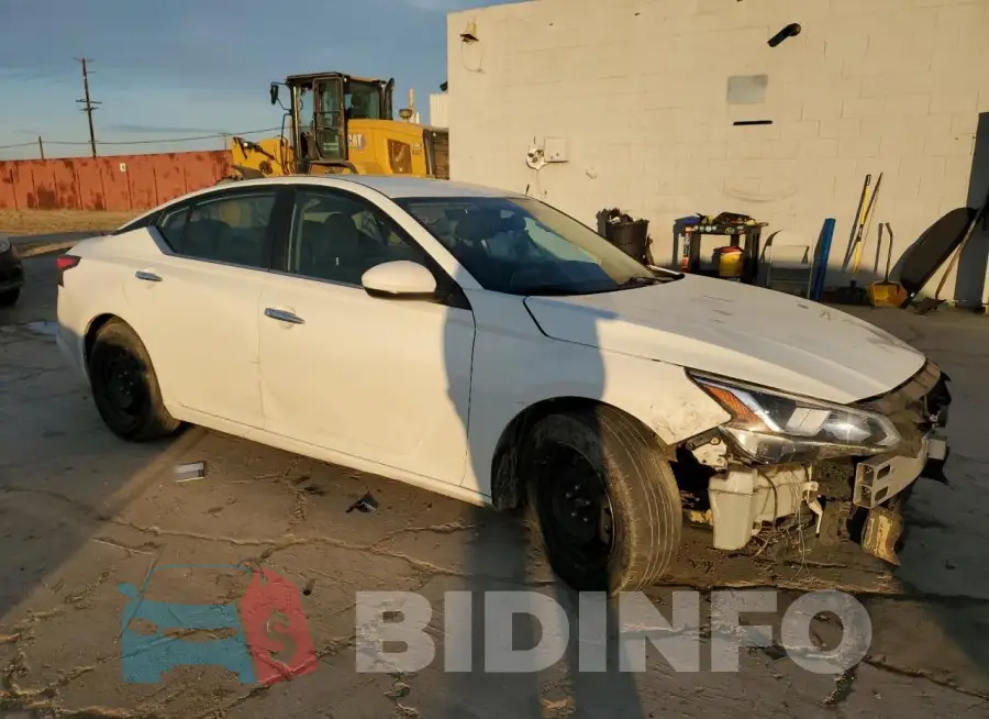 1N4BL4BV4KC209961 Photo# 4