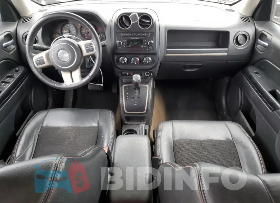 1C4NJPBB3HD171369 Photo# 8