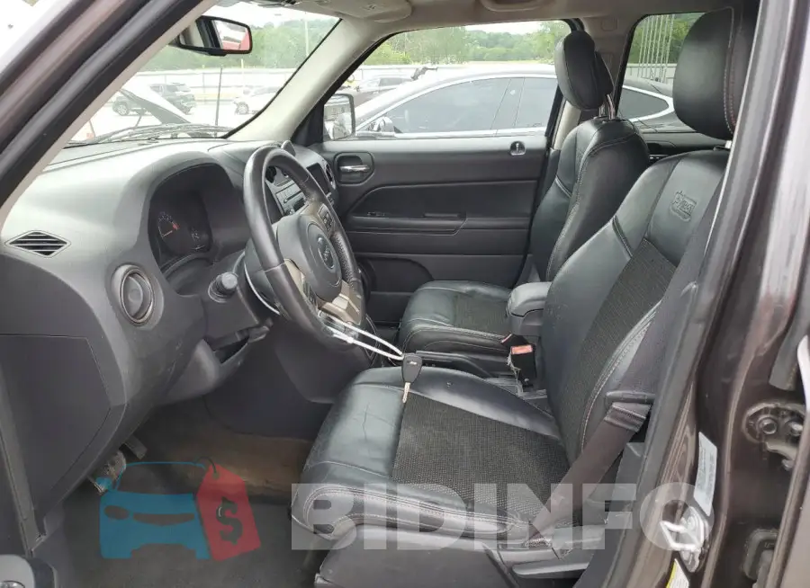 1C4NJPBB3HD171369 Photo# 7
