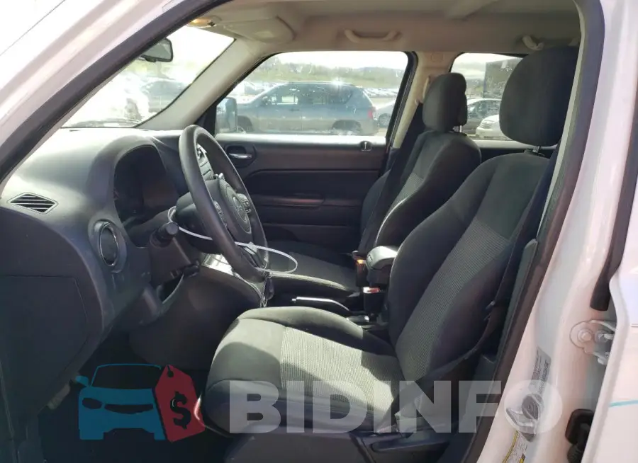 1C4NJPBB8FD398506 Photo# 7