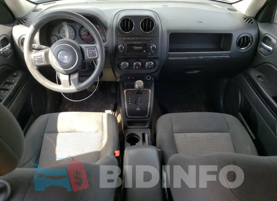 1C4NJRBB9FD134772 Photo# 8