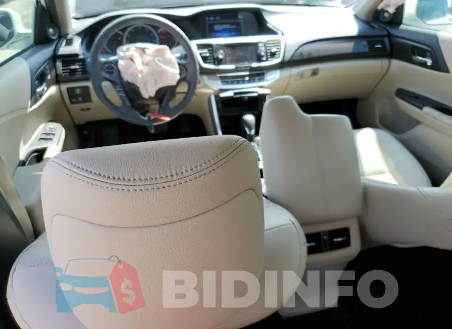1HGCR2F84FA233072 Photo# 8