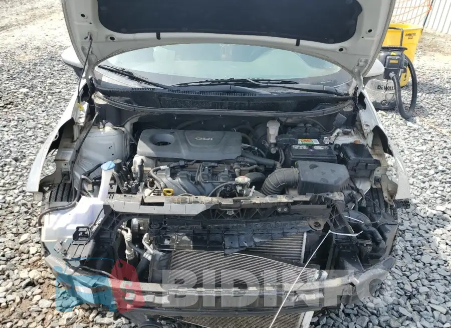 KNADM4A31G6674975 Photo# 11