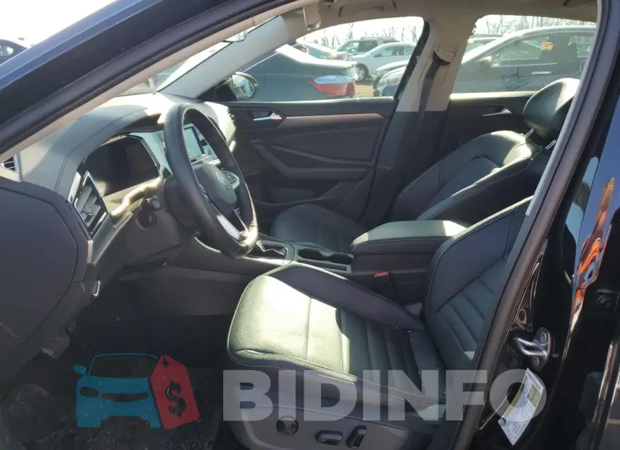 3VW7M7BU2NM032168 Photo# 7