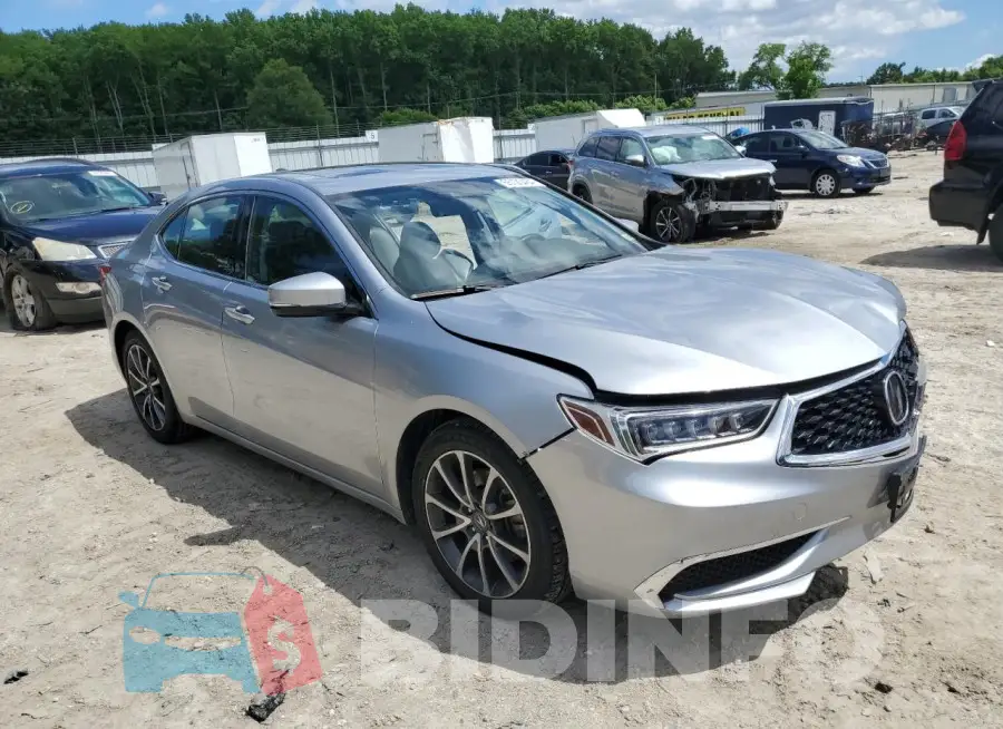 19UUB2F34KA005886 Photo# 4