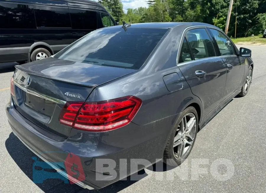 WDDHF8JB9GB252043 Photo# 3