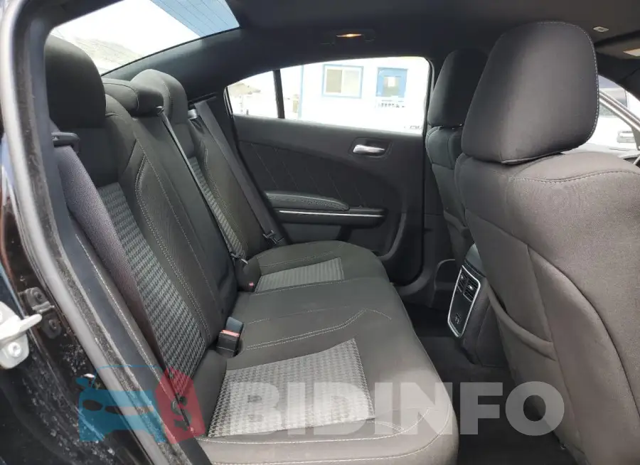 2C3CDXBGXPH582932 Photo# 10