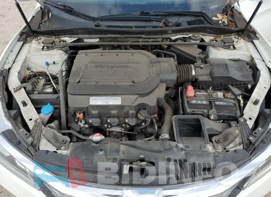 1HGCR3F82HA001711 Photo# 11