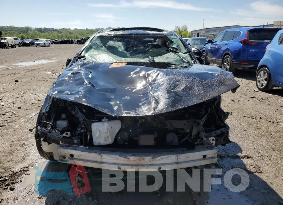 19UUB1F35JA001631 Photo# 5