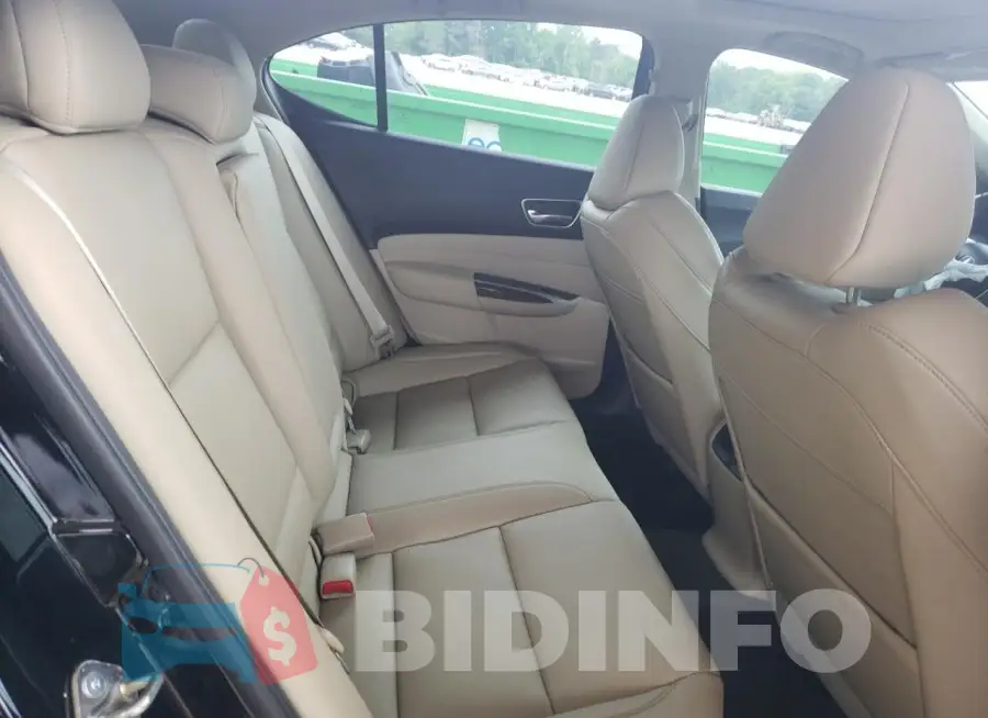 19UUB1F35JA008983 Photo# 10