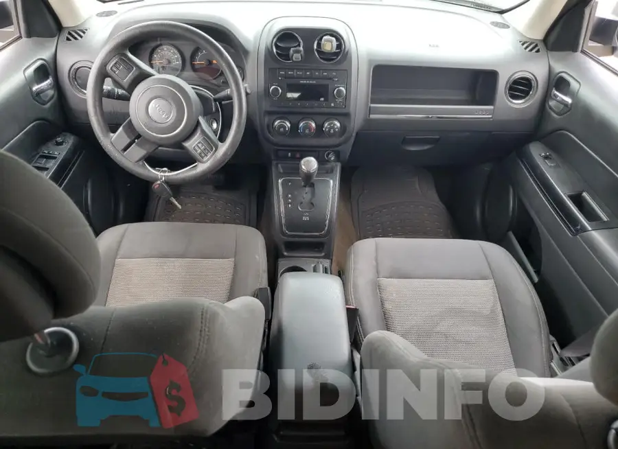 1C4NJPBB1FD431068 Photo# 8