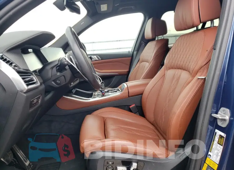 5UXTA6C02P9N88142 Photo# 7