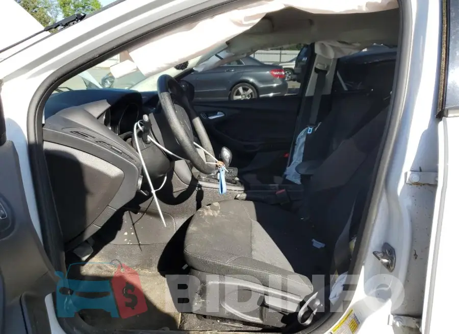1FADP3F20GL373870 Photo# 7