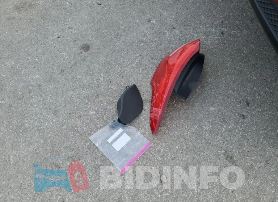 1FADP3FEXJL245900 Photo# 12