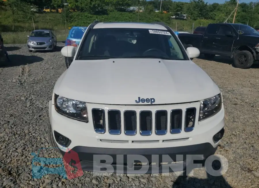 1C4NJDEB3HD100182 Photo# 5