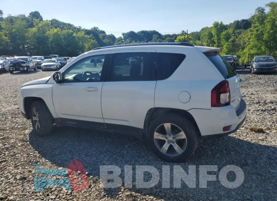 1C4NJDEB3HD100182 Photo# 2