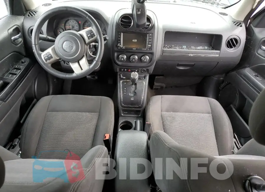 1C4NJPFB3GD748622 Photo# 8