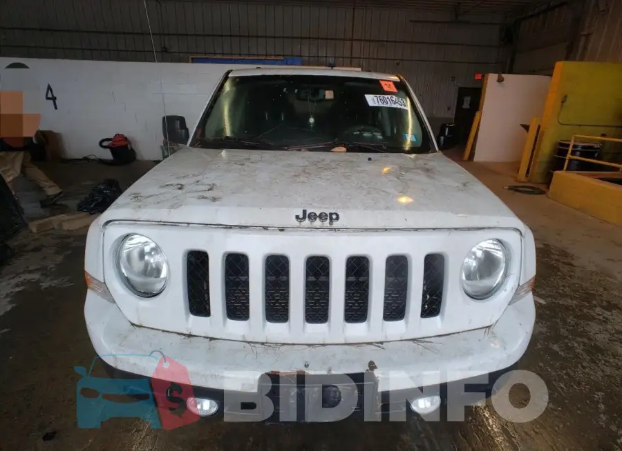 1C4NJRFB6FD176732 Photo# 5