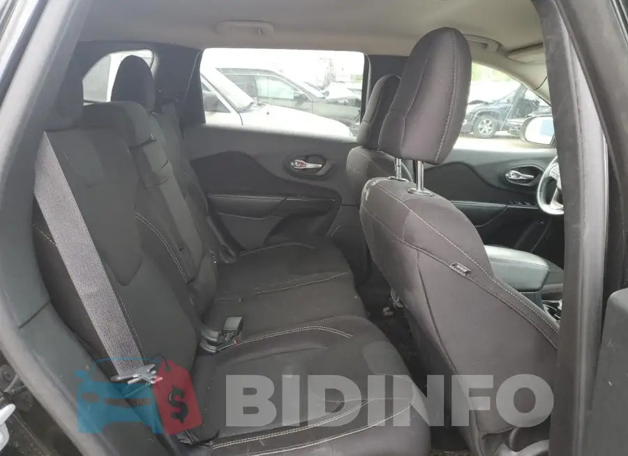 1C4PJLCBXFW628714 Photo# 10