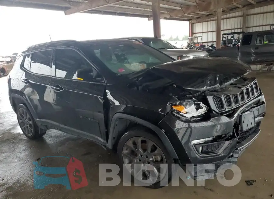 3C4NJDCB2LT168639 Photo# 4