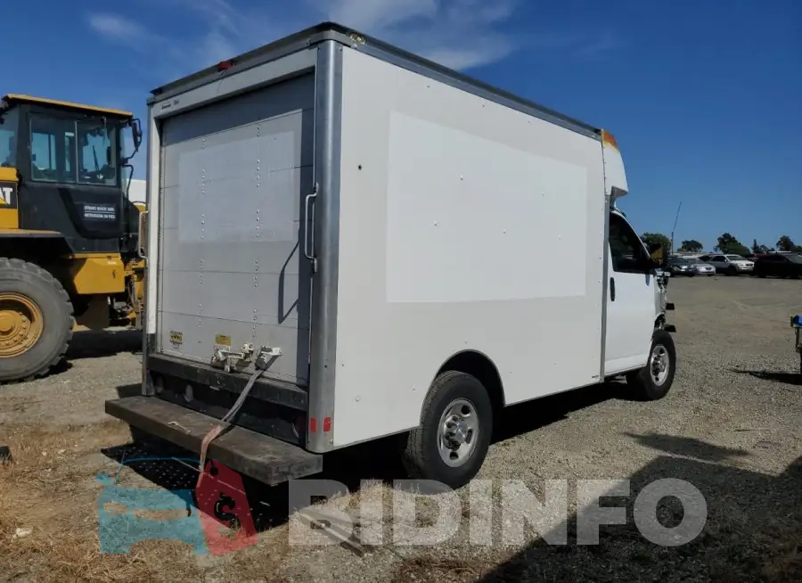 1GB0G2CG3F1201916 Photo# 3