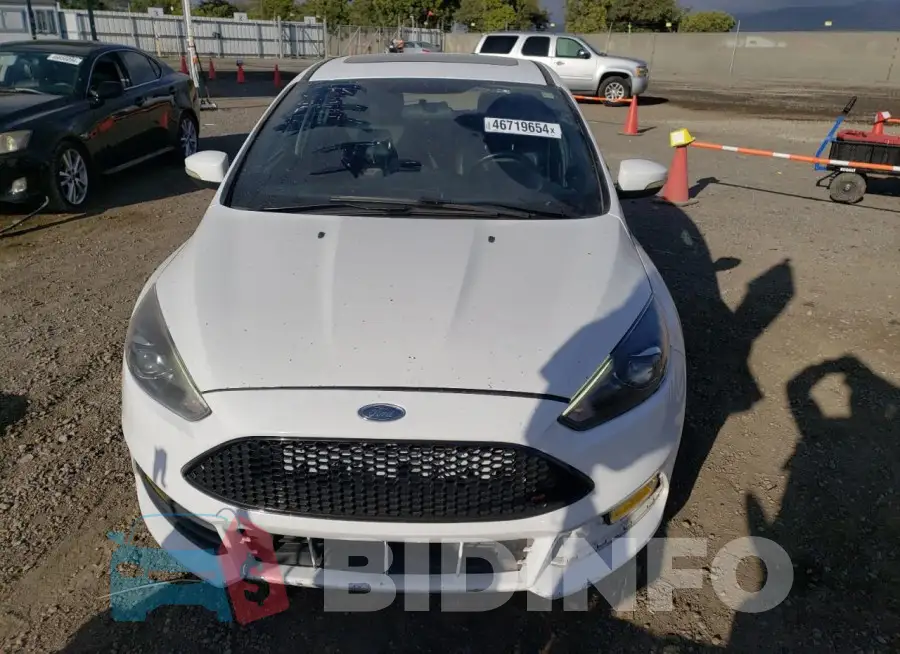 1FADP3L96FL256892 Photo# 5