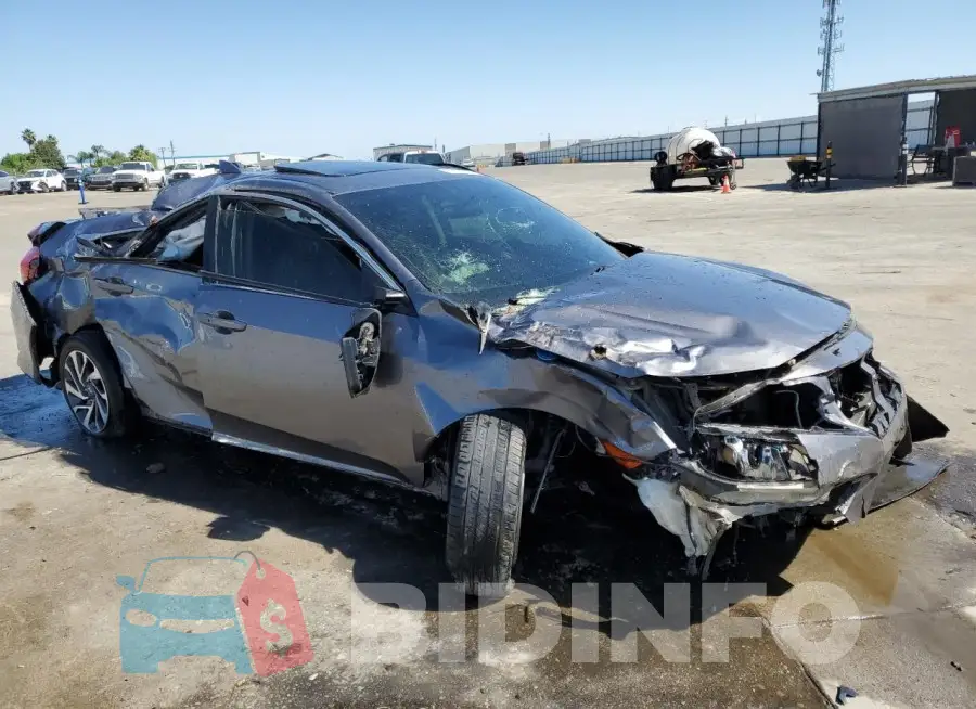 19XFC2F70JE204971 Photo# 4