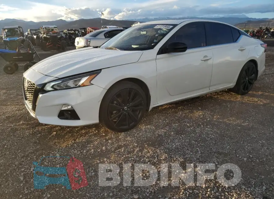 1N4BL4CV4NN310943 Photo# 1