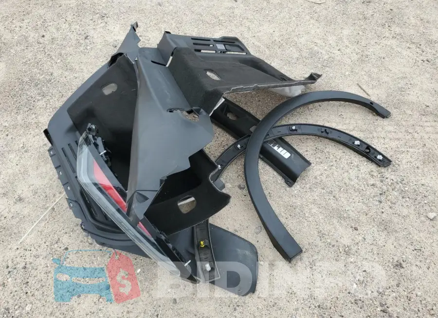 1GYFZER49NF166101 Photo# 12