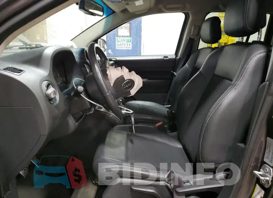 1C4NJDEB1HD106708 Photo# 7