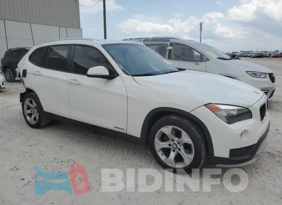 WBAVM1C57FV498553 Photo# 4