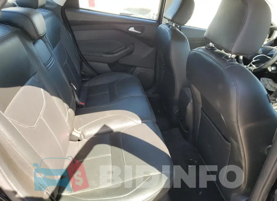 1FADP3F2XGL328872 Photo# 10