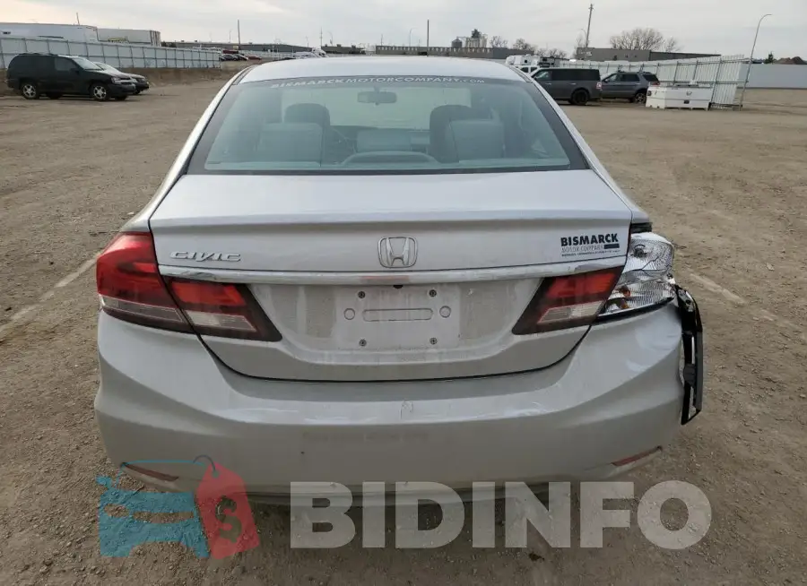 19XFB2F82FE024930 Photo# 6