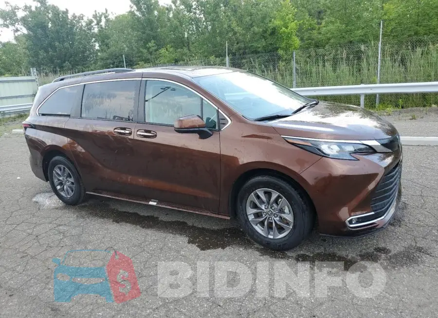 5TDYRKEC8RS181575 Photo# 4