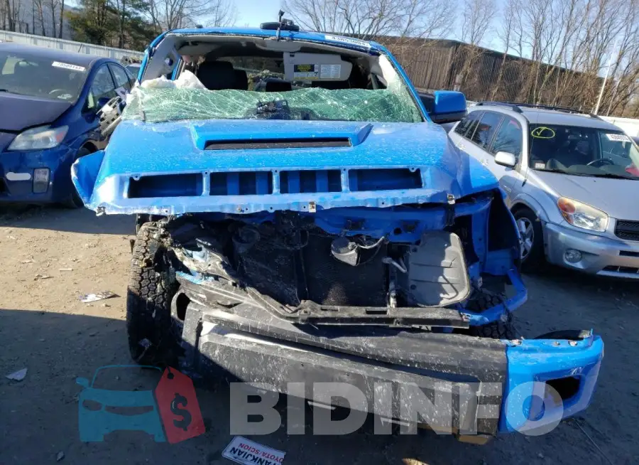 5TFDY5F1XKX817123 Photo# 5