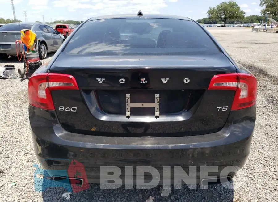 YV140MFM3F2334355 Photo# 6