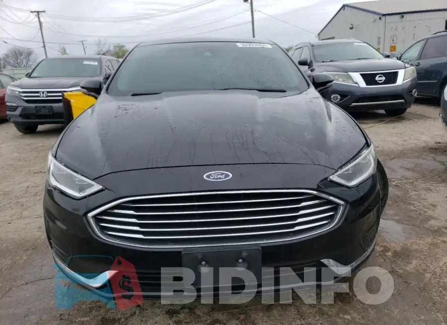 3FA6P0CDXKR163882 Photo# 5