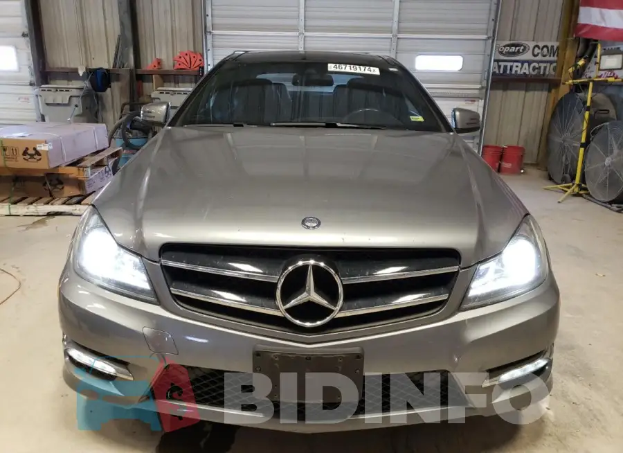 WDDGJ8JB3FG401588 Photo# 5