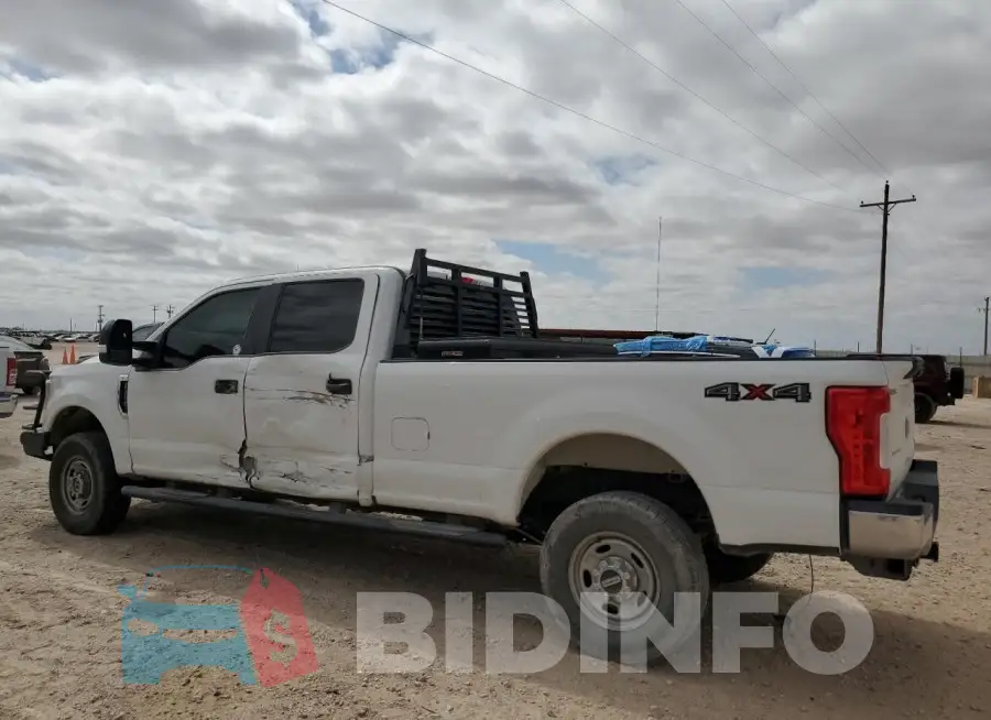 1FT7W2B6XKEF96220 Photo# 2