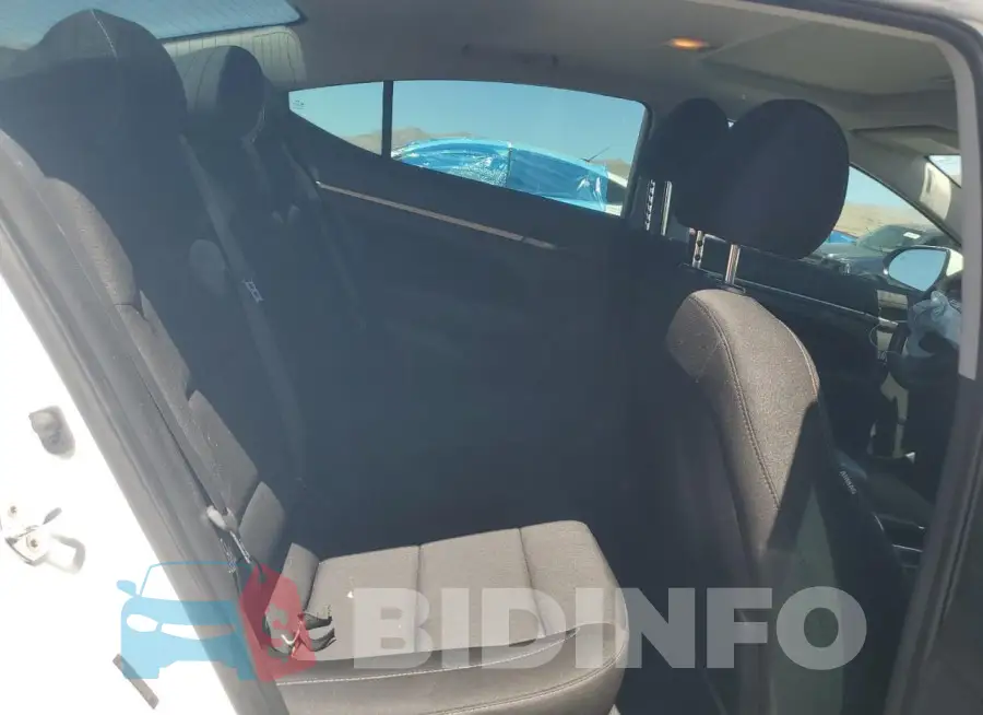 5NPD84LF8JH317580 Photo# 10