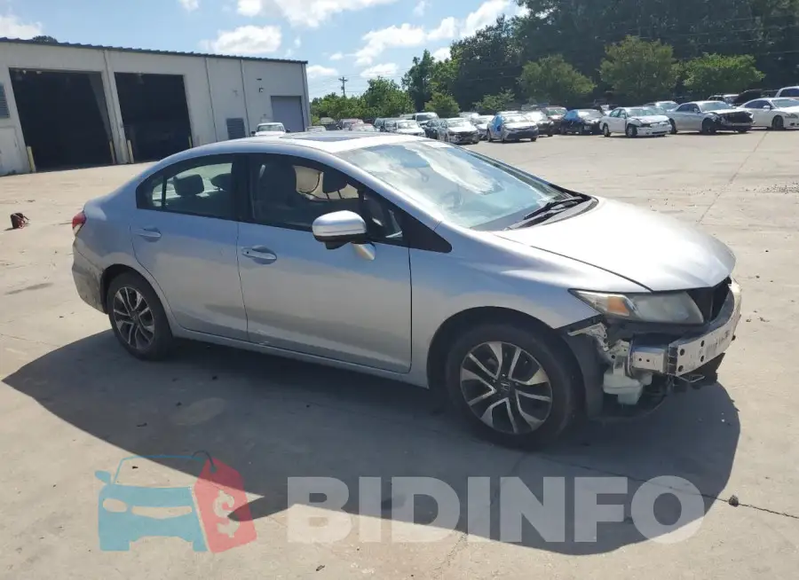 19XFB2F82FE205235 Photo# 4
