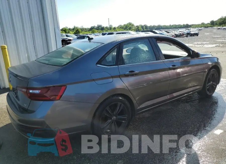 3VW7M7BU1NM002983 Photo# 3