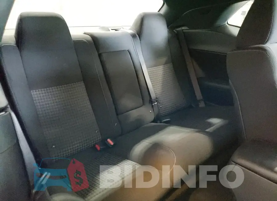 2C3CDZJG3PH521287 Photo# 10