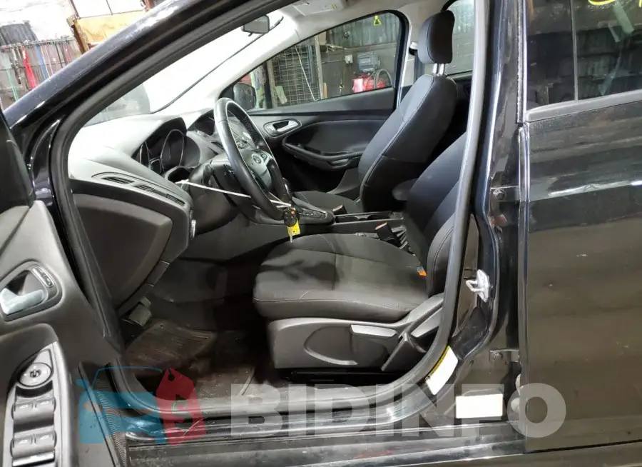 1FADP3F23FL360304 Photo# 7