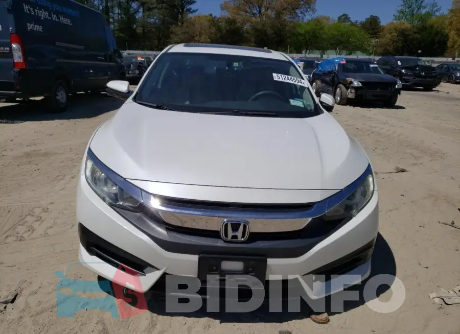 19XFC2F73GE202317 Photo# 5