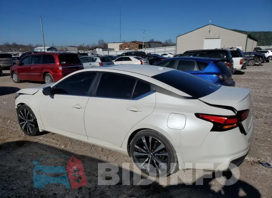 1N4BL4CV8KC135586 Photo# 2