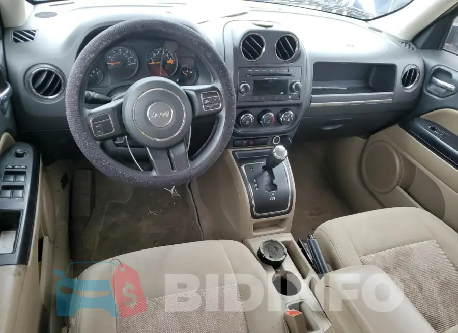 1C4NJPBB4FD305187 Photo# 8